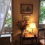 A Typical Parisian Flat For All Parisien Lovers/Business