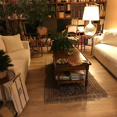 Apartment A Typical Parisian Flat For All Parisien Lovers/business